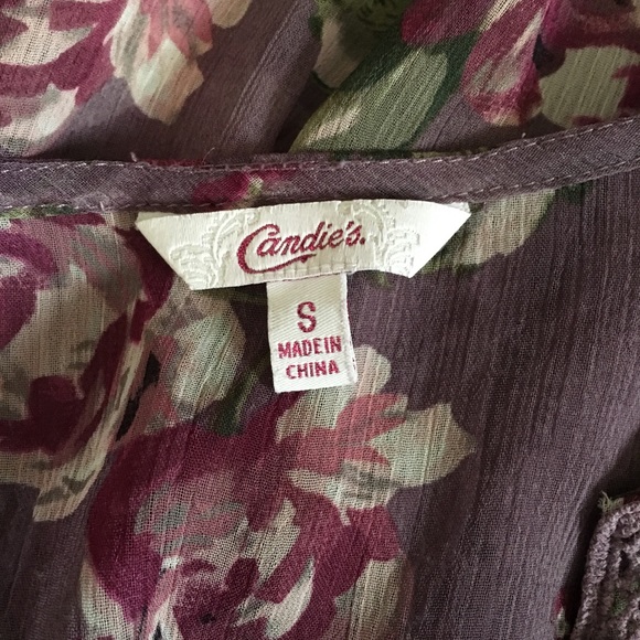 Candie’s Floral Butterfly Sleeve Top - Picture 3 of 5